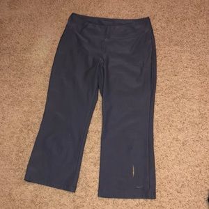 Nike yoga pants cropped